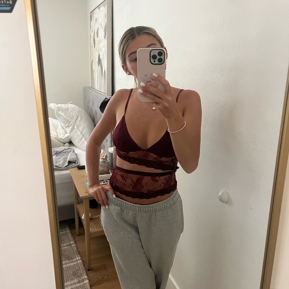 edikted red/maroon lace top